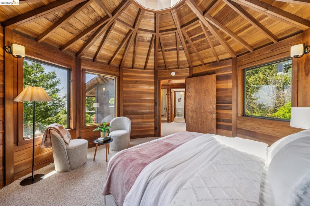 https://media.crmls.org/mediaz/bfbaa712-9573-47bf-b85b-acbc4d9760d6.jpg?preset=X-Large