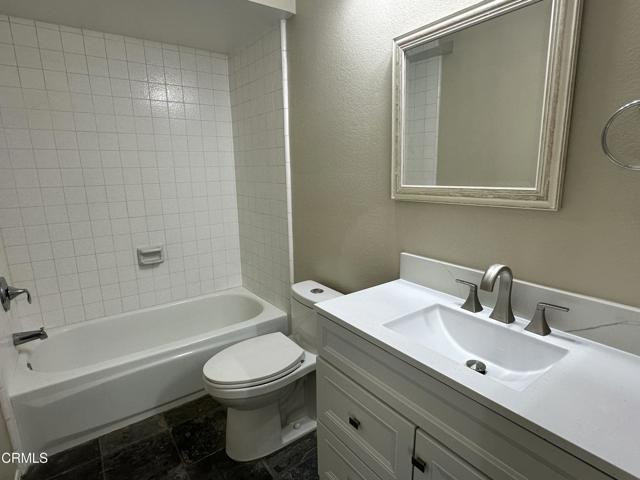 1124 Norwood Court, Ventura CA: https://media.crmls.org/mediaz/bfbba242-badc-4cd7-a9f1-68303ba7edf3.jpg