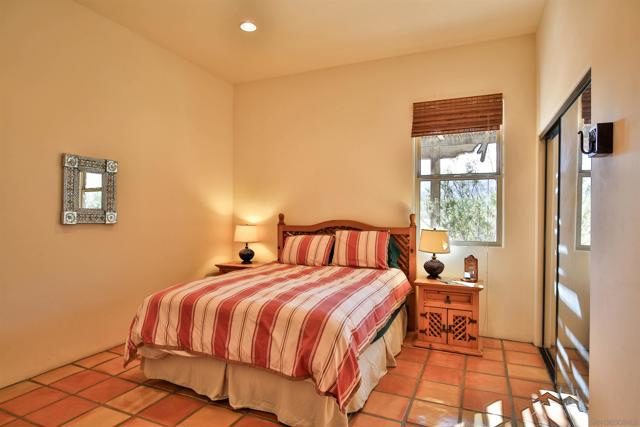 187 Verbena Dr, Borrego Springs CA: https://media.crmls.org/mediaz/bfbbcdd2-7543-42c3-8a8d-1b7bd7b6c370.jpg