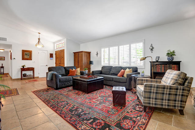 71433 Estellita Drive, Rancho Mirage CA: https://media.crmls.org/mediaz/bfbcf9cf-52f7-4457-85e0-81f9907f5dba.jpg