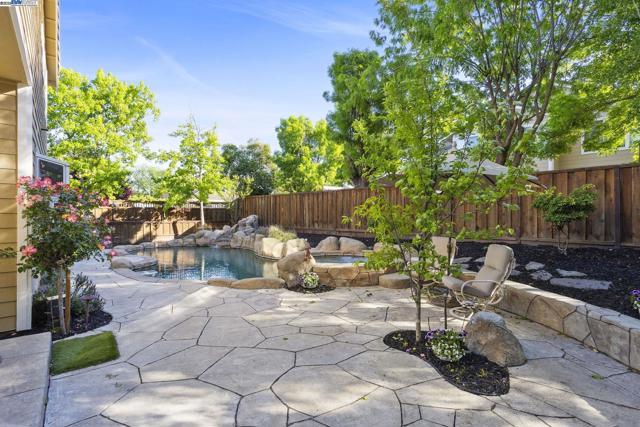304 AVONDALE LANE, Livermore CA: https://media.crmls.org/mediaz/bfbd2051-5fdf-4008-aaa7-b1484a19ab95.jpg