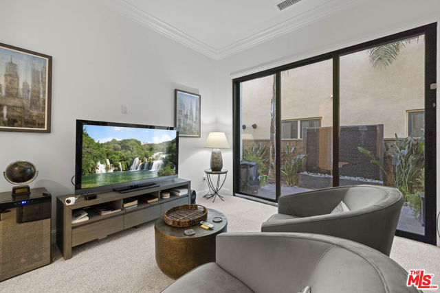 20162 W Cromwell Way, Porter Ranch CA: https://media.crmls.org/mediaz/bfbda322-c42e-4d7f-9a27-0b88f8492868.jpg