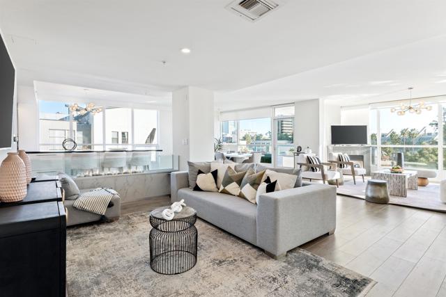 Detail Gallery Image 3 of 56 For 510 1st Ave #402,  San Diego,  CA 92101 - 4 Beds | 4 Baths