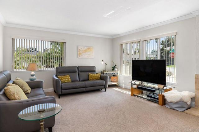 Detail Gallery Image 6 of 31 For 3298 Mercer Ln, San Diego,  CA 92122 - 3 Beds | 2 Baths