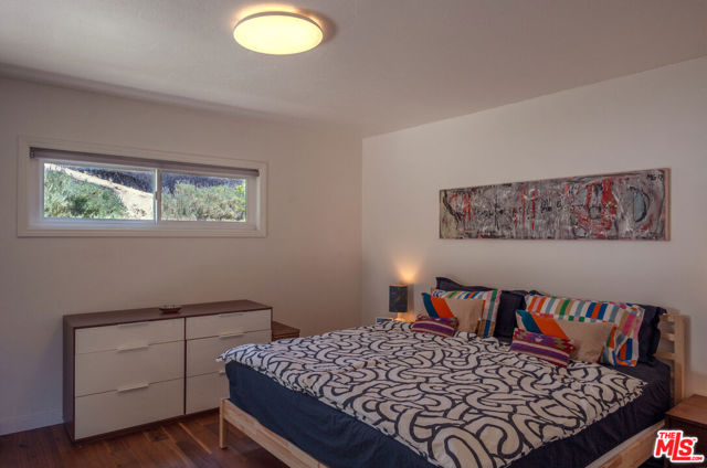 25166 Wheeler Road, Newhall CA: https://media.crmls.org/mediaz/bfbe4651-5cbd-40f5-a5f3-b70127eea859.jpg