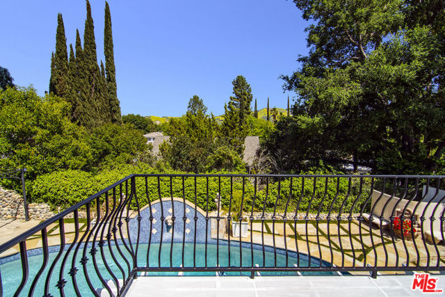 5020 Dantes View Drive, Agoura Hills CA: https://media.crmls.org/mediaz/bfbf06cd-9e14-4a9b-98d5-ca3d6e171261.jpg