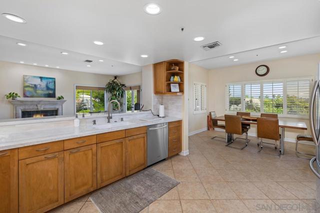 4753 Gabriel Way, La Mesa CA: https://media.crmls.org/mediaz/bfbf5124-da96-4e3f-aa80-50e5517e3bb4.jpg
