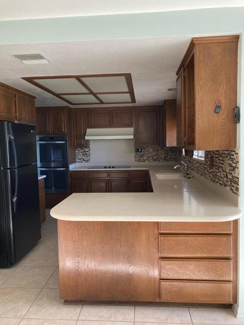 18125 Harbor Drive Drive, Victorville CA: https://media.crmls.org/mediaz/bfc015f9-a9f7-4700-9244-49200e1e62ee.jpg