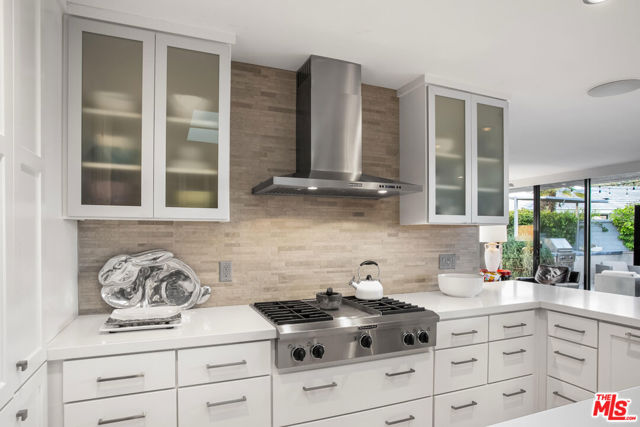 4 Trinity Court, Rancho Mirage CA: https://media.crmls.org/mediaz/bfc08b0f-dc18-4954-91a4-48178ed81204.jpg