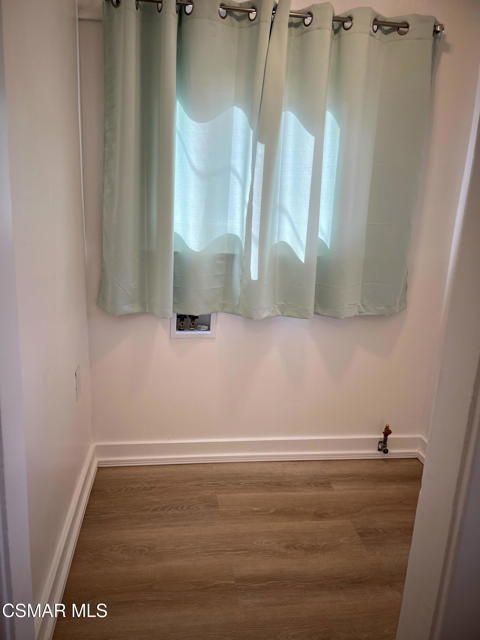 4049 Colonial Avenue, Los Angeles CA: https://media.crmls.org/mediaz/bfc0d7bd-e488-4b05-855e-8c1740b8b78d.jpg