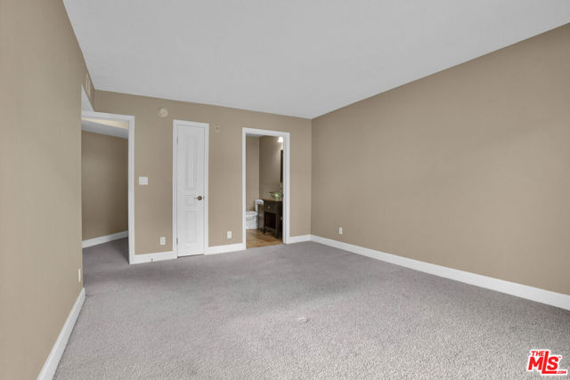 1633 S Bentley Avenue, West Los Angeles CA: https://media.crmls.org/mediaz/bfc14d13-749f-4f73-9c63-9ddc1832b871.jpg