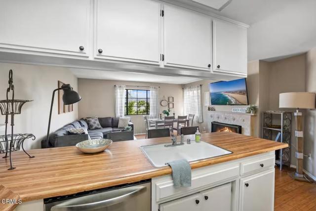 Detail Gallery Image 5 of 31 For 1121 Pittsfield Ln, Ventura,  CA 93001 - 3 Beds | 3 Baths