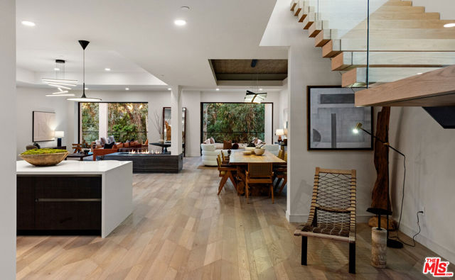 Drew Fenton | 505 Barrington Avenue Los Angeles CA | MLS: 7255319