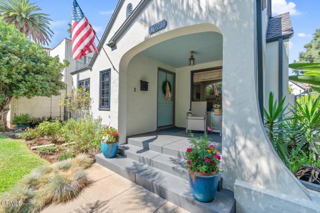 1421 Monte Vista Street, Pasadena CA: https://media.crmls.org/mediaz/bfc17bc8-6620-4123-b41a-18c204712b95.jpg