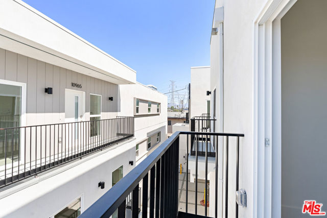 10957 Calvert, North Hollywood CA: https://media.crmls.org/mediaz/bfc17bcb-5eb5-4b35-98e8-4bc021a035f7.jpg