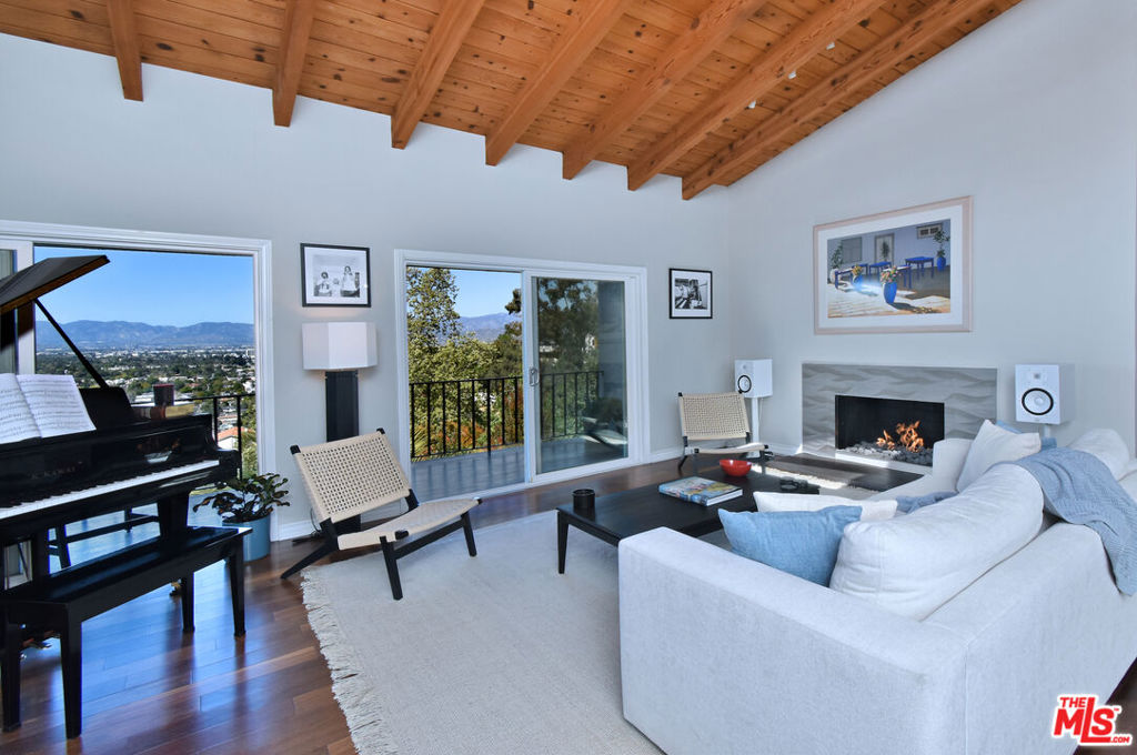 3609 Berry DriveStudio City img 2