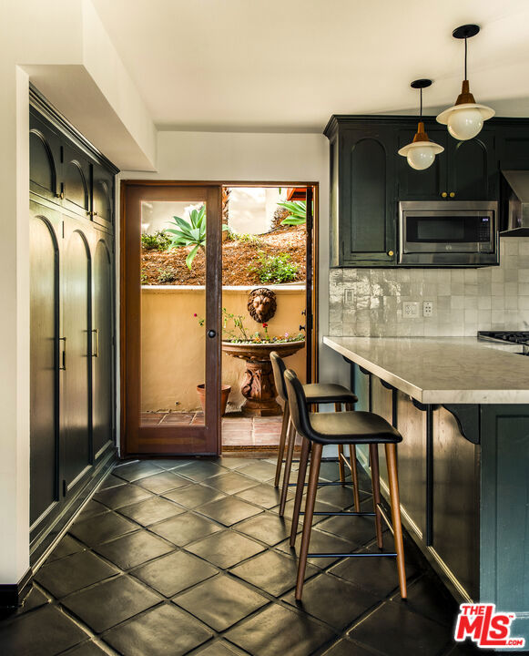 2820 Westshire Drive, Los Angeles CA: https://media.crmls.org/mediaz/bfc31ce6-e89b-4d8c-ab9b-ef0d2962b6a2.jpg