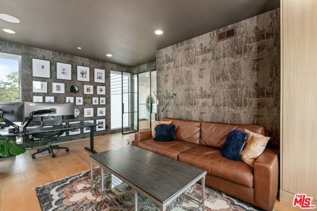 2736 Armacost Avenue, Los Angeles CA: https://media.crmls.org/mediaz/bfc31e37-c1fa-46b8-a144-047d4d43e889.jpg