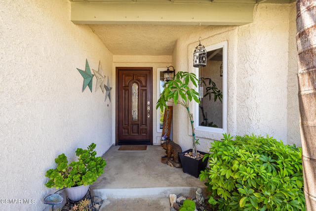 178 Sailwind Court, Simi Valley CA: https://media.crmls.org/mediaz/bfc3754a-07bd-4220-b7cd-52c580351ee4.jpg