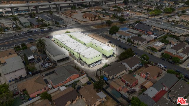 11204 S Broadway, Los Angeles CA: https://media.crmls.org/mediaz/bfc4944e-6b17-45fd-9eae-1694a2255994.jpg