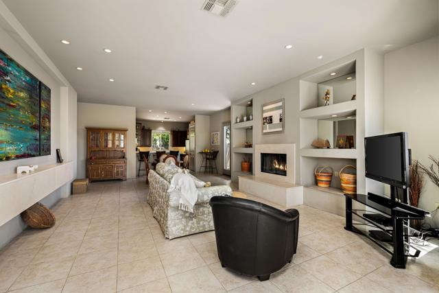 54385 Avenida Madero, La Quinta CA: https://media.crmls.org/mediaz/bfc53188-8d79-41b7-825a-323548e5eda4.jpg