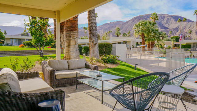 472 Sandpiper Street, Palm Desert CA: https://media.crmls.org/mediaz/bfc538a8-382e-441c-867b-a2c0691bd96a.jpg