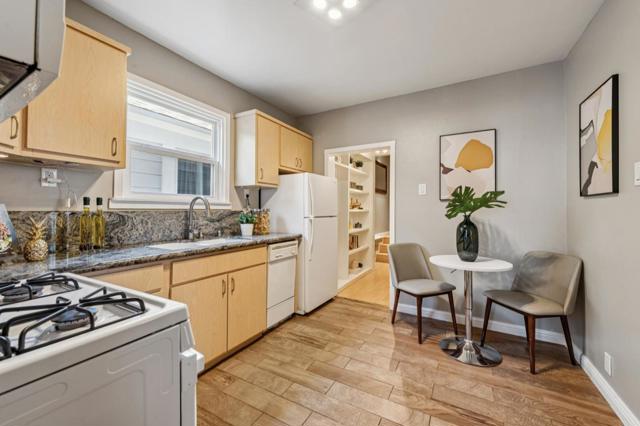275 Teddy Avenue, San Francisco CA: https://media.crmls.org/mediaz/bfc582c0-ac7f-4dc2-aabe-692b49a1da31.jpg