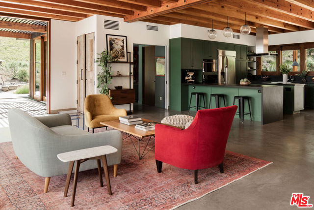 22575 Monte Vista Drive, Topanga CA: https://media.crmls.org/mediaz/bfc5d2e0-8810-4ebf-a4f9-ff7c333f8596.jpg