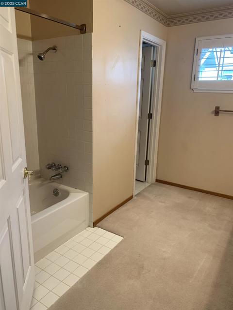 1766 Crescent Dr, Walnut Creek CA: https://media.crmls.org/mediaz/bfc632d7-31da-493a-9a55-5a9466d7e141.jpg