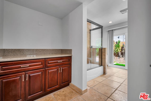2925 Dona Susana Drive, Studio City CA: https://media.crmls.org/mediaz/bfc8368f-9854-47b5-a85f-fc9c7f93ab36.jpg