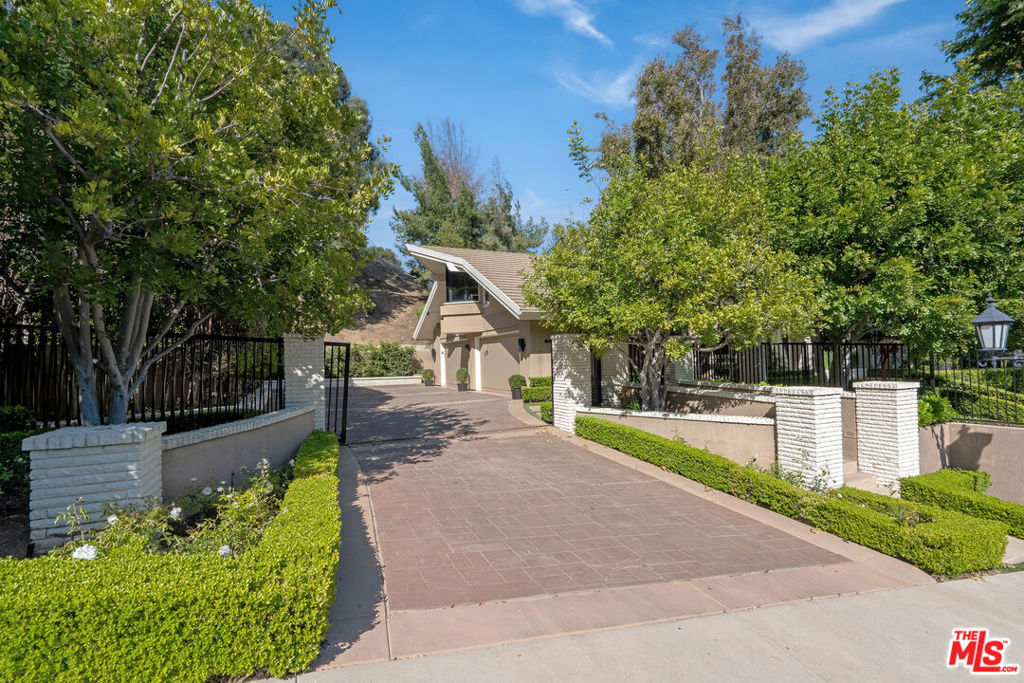 16101 Valley Meadow Place