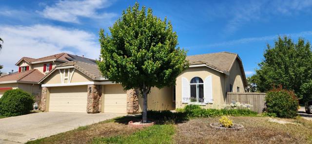 9657 Richlyn Way, Elk Grove CA: https://media.crmls.org/mediaz/bfc84be2-516d-4c50-bcdd-56f9fa6c77e7.jpg