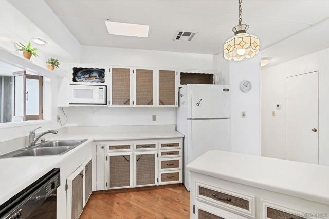 525 W El Norte Pkwy, Escondido CA: https://media.crmls.org/mediaz/bfc9abd5-65e6-4ef9-b652-1c2397f7818f.jpg