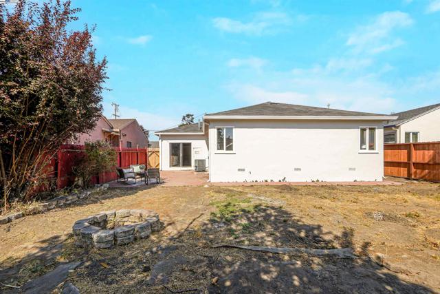 23639 Odom Dr, Hayward CA: https://media.crmls.org/mediaz/bfc9af48-cba4-4349-8df6-4b5680421faf.jpg