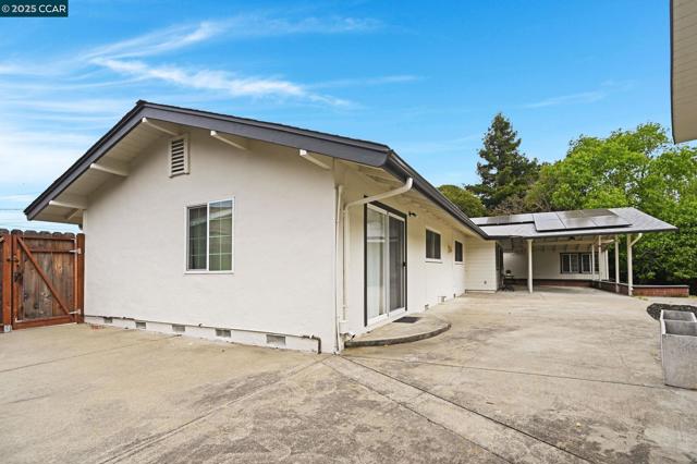 2326 Estrella Ct, Pinole CA: https://media.crmls.org/mediaz/bfc9ed08-b590-4412-9e81-4a01320e23db.jpg