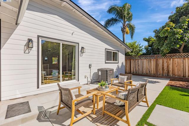 581 Kirk Ave, Sunnyvale CA: https://media.crmls.org/mediaz/bfca5a8b-8912-4a83-b831-38d50c515826.jpg