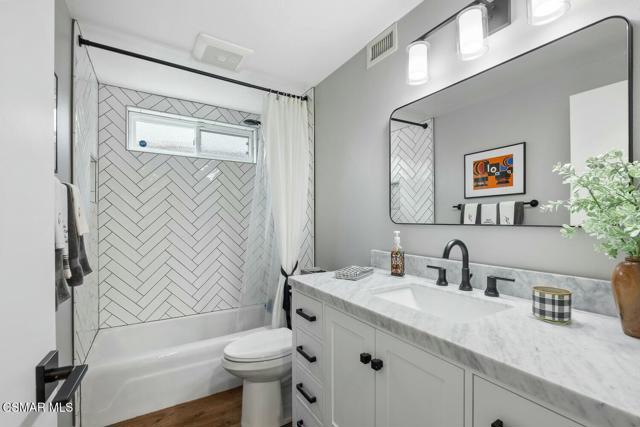 6608 Maplegrove Street, Oak Park CA: https://media.crmls.org/mediaz/bfcb43ae-4586-433f-86ac-6231d2a3b00f.jpg