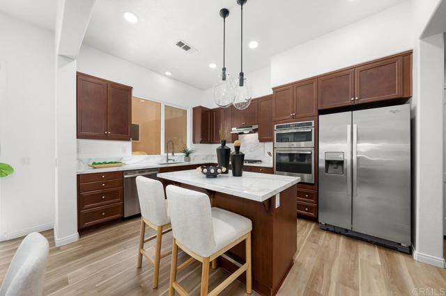 Detail Gallery Image 15 of 51 For 1686 Pember Ave, Chula Vista,  CA 91913 - 4 Beds | 3/1 Baths