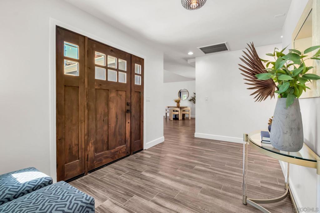 MLS #250034894SD img 3