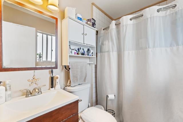 1770 Haydn Drive, Encinitas CA: https://media.crmls.org/mediaz/bfcccf67-fc90-43e0-8515-13d7ee3112f1.jpg