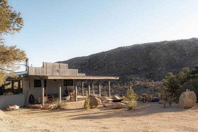 48311 Burns Canyon Rd, Pioneertown CA: https://media.crmls.org/mediaz/bfccd56a-4ba4-447f-a212-46f1ee5792a3.jpg