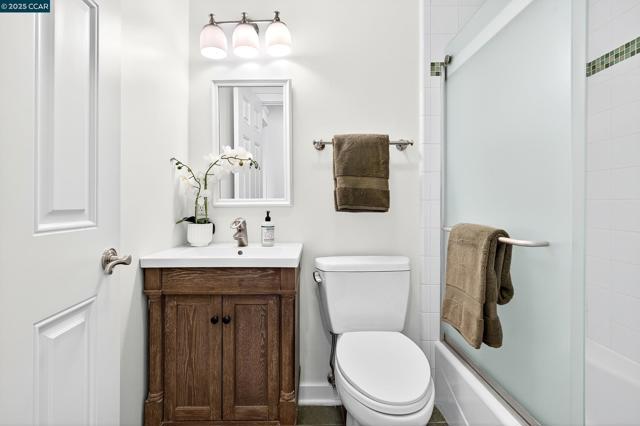 1206 Rimer Dr, Moraga CA: https://media.crmls.org/mediaz/bfcd881c-67a4-42d0-8a4d-a6f862d55e9c.jpg