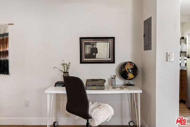 5748 7th Avenue, Los Angeles CA: https://media.crmls.org/mediaz/bfce9541-7c9b-4cae-a1dd-7d47448a4596.jpg