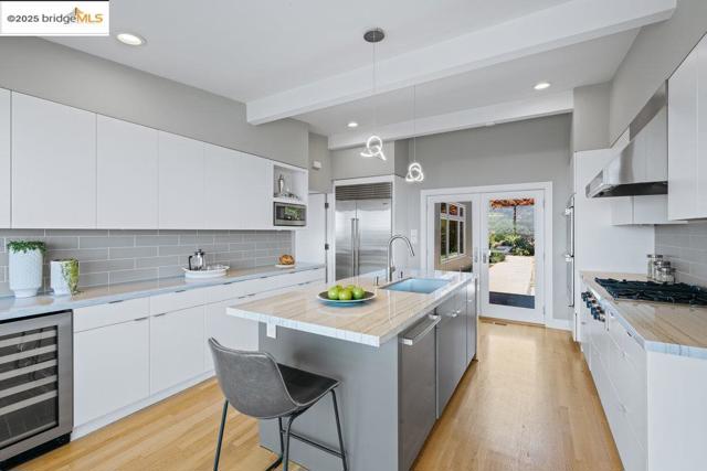 310 Pacific Ave, Piedmont CA: https://media.crmls.org/mediaz/bfcea283-00c9-4c3f-b16b-89209ccbc736.jpg