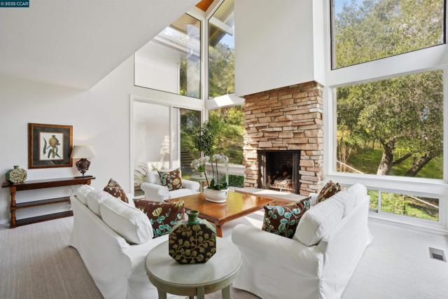 35 Tiger Tail Court, Orinda CA: https://media.crmls.org/mediaz/bfcecb9a-ce2d-452e-8302-2f7a6e2b495c.jpg