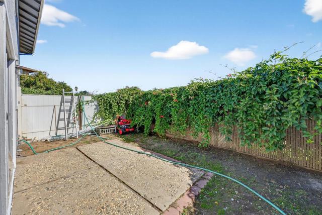 18848 Eisenhower Street, Salinas CA: https://media.crmls.org/mediaz/bfcf1630-4d21-47dc-9158-940cbd97c2db.jpg