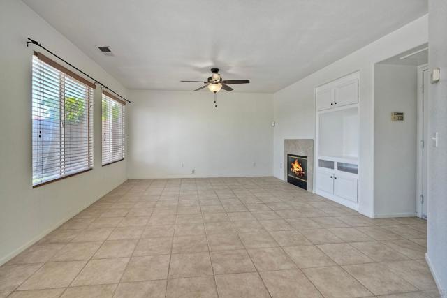 4811 Ventana Way, Oceanside CA: https://media.crmls.org/mediaz/bfcf89ae-82c8-4a5e-8bf0-4b5a14ee48ef.jpg