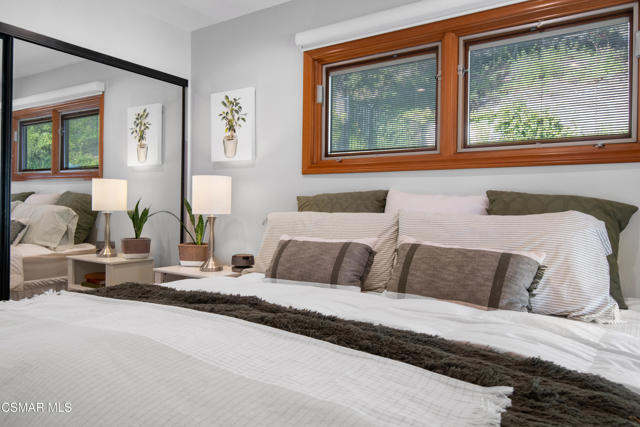28329 Foothill Drive, Agoura Hills CA: https://media.crmls.org/mediaz/bfd09f7e-91fc-425c-984c-751084d805d2.jpg