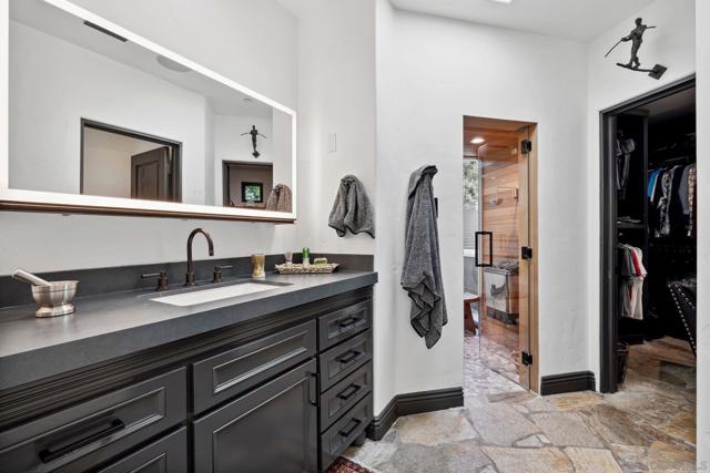 5653 Linea Del Cielo, Rancho Santa Fe CA: https://media.crmls.org/mediaz/bfd1180a-7036-4545-bbba-45cf9c872021.jpg