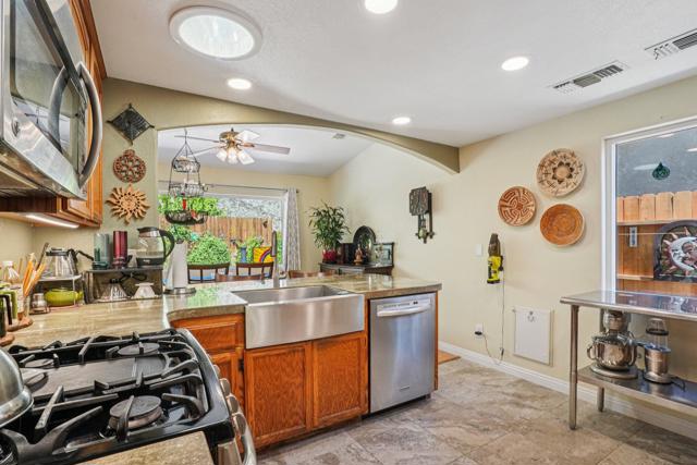52165 Avenida Cortez, La Quinta CA: https://media.crmls.org/mediaz/bfd16166-64dc-465a-8791-2ad7bd774ba8.jpg